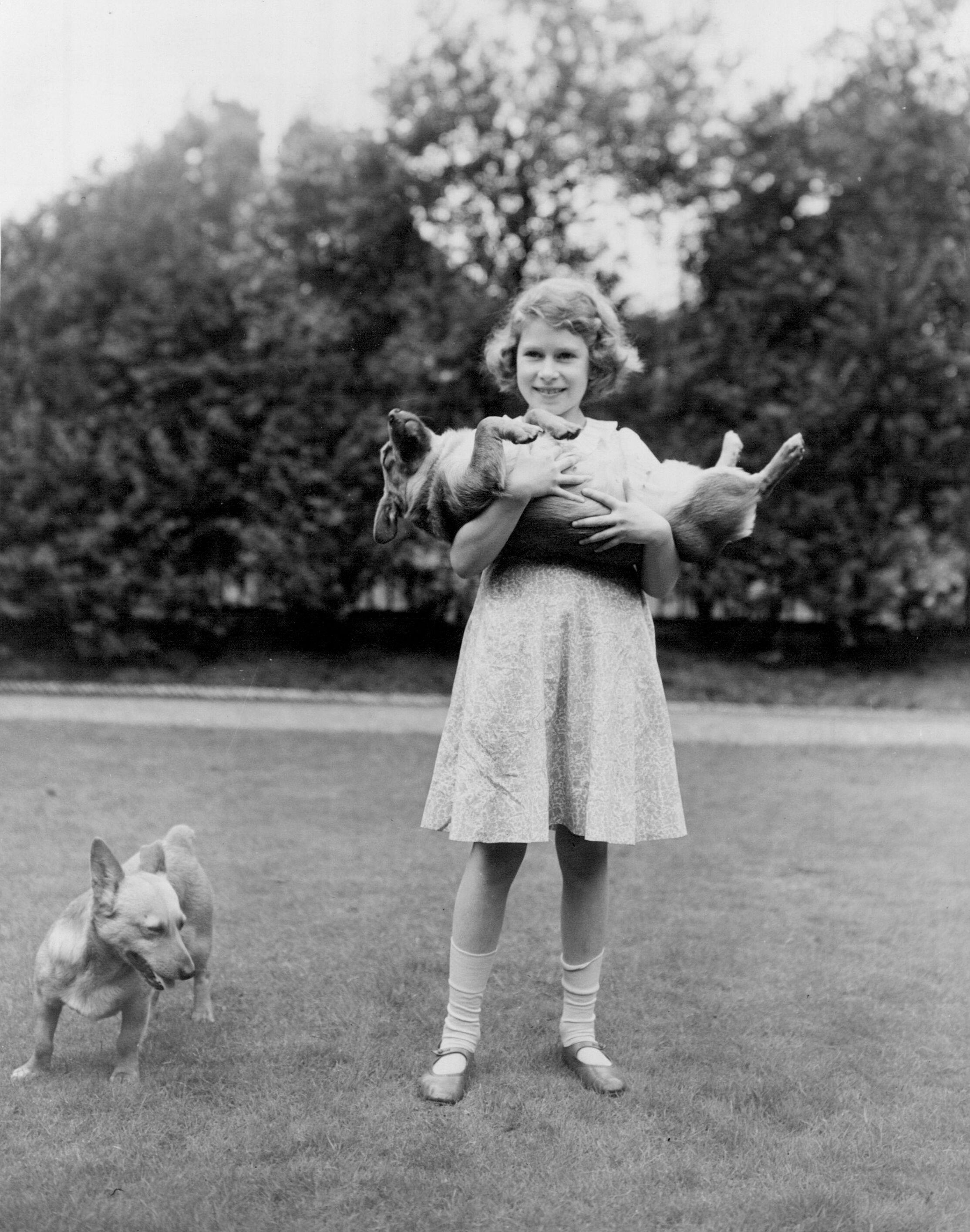 REST IN PEACE TO HER MAJESTY THE QUEEN 1926 - 2022