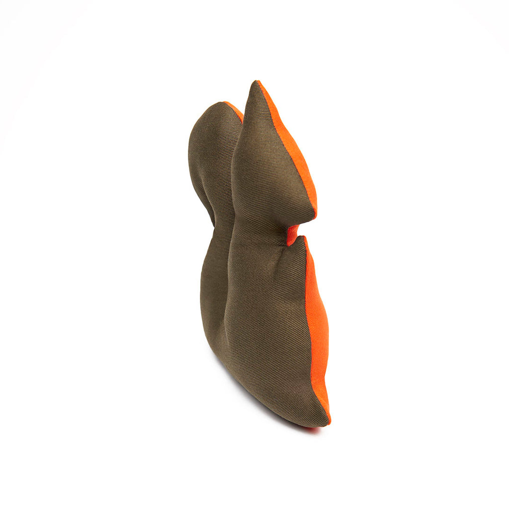 Cecil the cheeky Squirrel is hand cut and crafted in our London studio. Made from 100% cotton outer, it will give your pup hours of fun and perfect for travel. This Orange luxury designer plush dog toy is great. dual sided