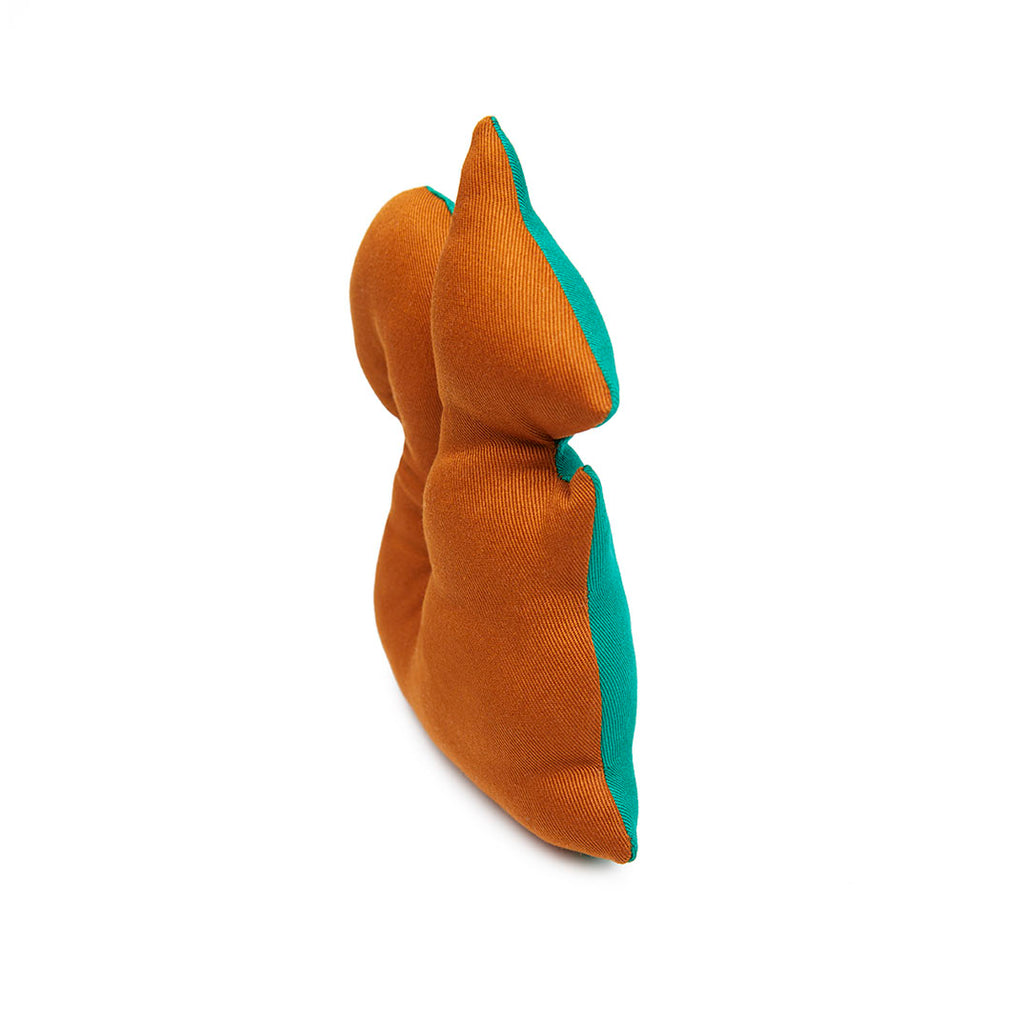 Cecil the cheeky Green Squirrel is hand cut and crafted in our London studio. Made from 100% cotton outer, it will give your pup hours of fun and perfect for travel. designer plush dog toy dual sided
